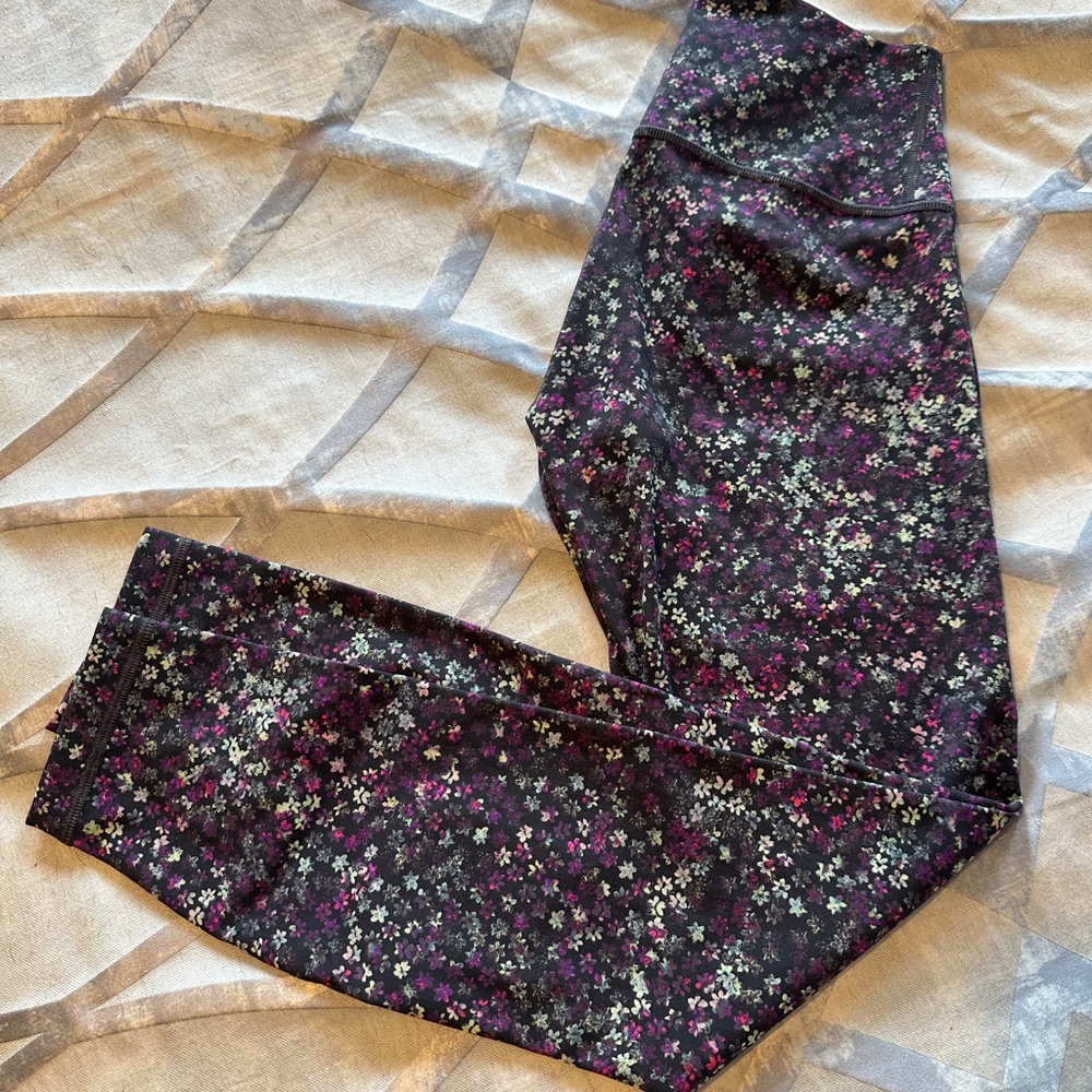 🌺Lululemon floral print leggings🌺